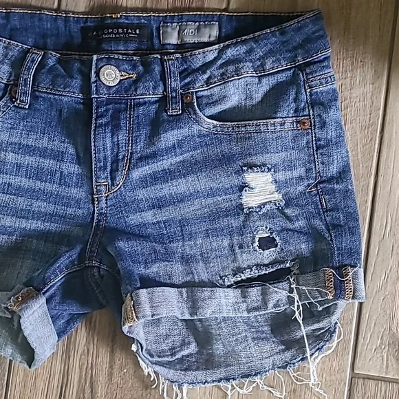 Distressed Frayed and Worn - Picture 3 of 7